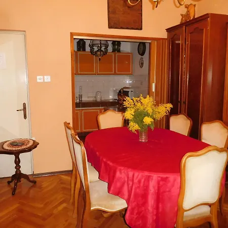 Edi - Captain's House *